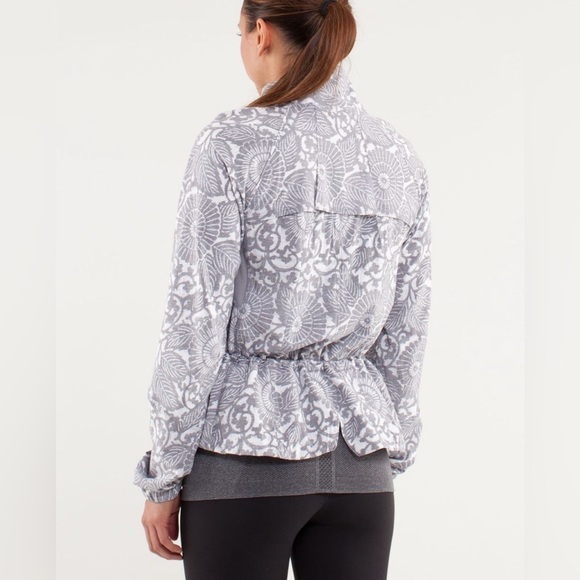 Lululemon | Travel To Track Jacket Beachy Floral White Fossil Athleisure Size 4 - Picture 2 of 16